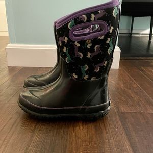 Size 1 Bog boots. Excellent condition.